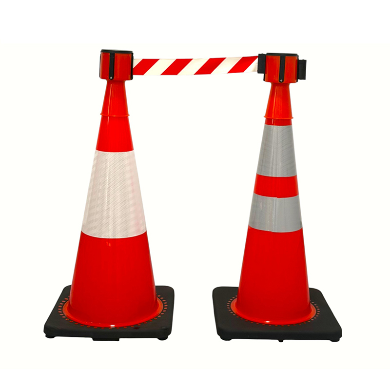 Kerucut Keselamatan Lalu Lintas PVC Elastisitas Tinggi dengan Basis Karet Tertimbang Opsional untuk Pengendalian Jalan Segala Cuaca dan Isolasi Bahaya