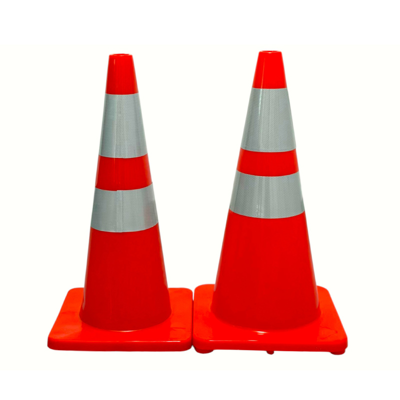 Kerucut Keselamatan Lalu Lintas PVC Elastisitas Tinggi dengan Basis Karet Tertimbang Opsional untuk Pengendalian Jalan Segala Cuaca dan Isolasi Bahaya