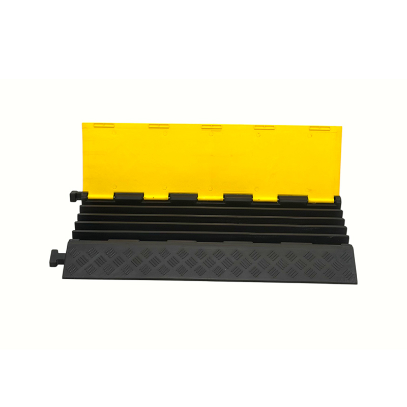 Penutup Flip Pvc Dasar Karet Kapasitas Bantalan Beban Tinggi Pelindung Kabel Tugas Berat 5 Saluran
