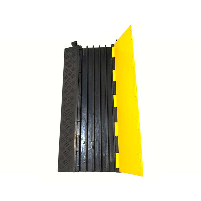Penutup Flip Pvc Dasar Karet Kapasitas Bantalan Beban Tinggi Pelindung Kabel Tugas Berat 5 Saluran