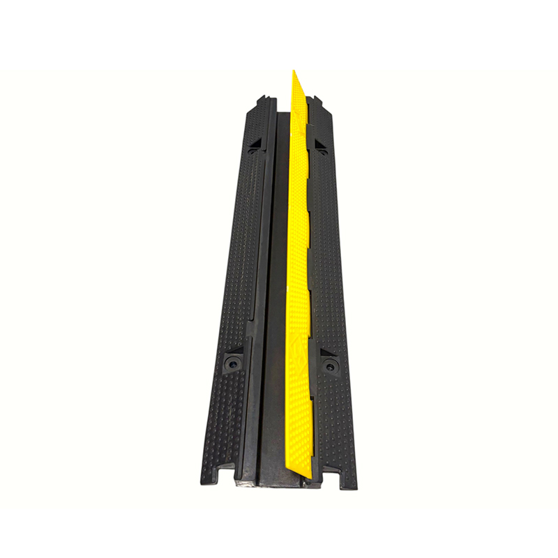 Pelindung Kabel Bertulang Saluran Tunggal Pull-Down Ringan Karet Tahan Aus Elastisitas Tinggi dengan Ramp