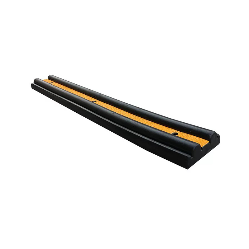 Strip Bumper Dinding Karet Tugas Berat Dengan Pita Peringatan Reflektif Strip Bumper Dinding Karet Tugas Berat Dengan Pita Peringatan Reflektif