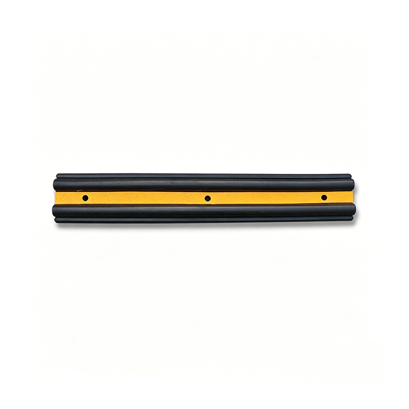 Strip Bumper Dinding Karet Tugas Berat Dengan Pita Peringatan Reflektif Strip Bumper Dinding Karet Tugas Berat Dengan Pita Peringatan Reflektif