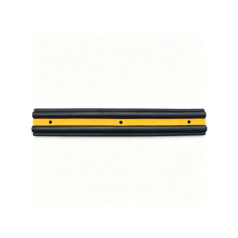 Strip Bumper Dinding Karet Tugas Berat Dengan Pita Peringatan Reflektif Strip Bumper Dinding Karet Tugas Berat Dengan Pita Peringatan Reflektif