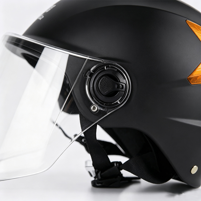 Helm Berkendara Utilitas dengan Pelindung Mata Terintegrasi